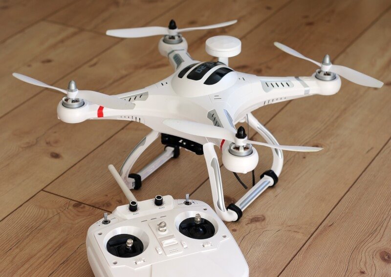 How Do I Perform Tricks And Maneuvers With An RC Helicopter Or Quadcopter?